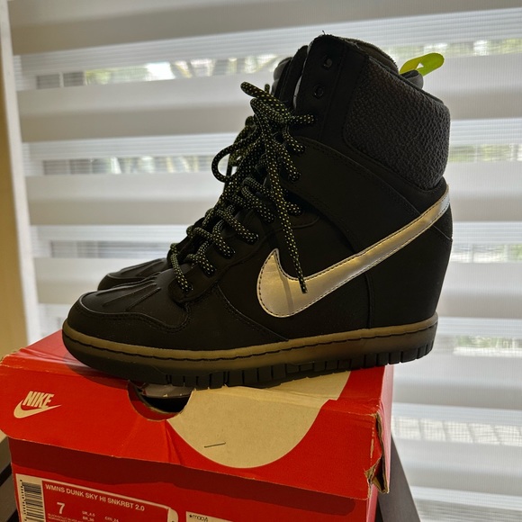 Women’s Nike Sky Hi Sneakerboot 2.0 Black/silver size 7 - Picture 5 of 7